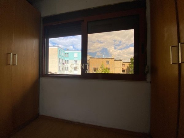 Tirane, jepet me qera apartament 2+1 Kati 4, 85 m² 401 € (Ali demi)