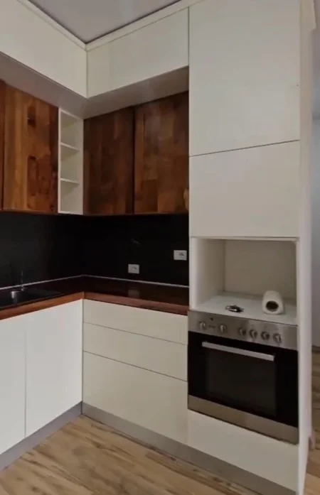 Tirane, jepet me qera apartament 1+1+Ballkon Kati 3, 75 m² 450 € (Nexho Konomi Astir)