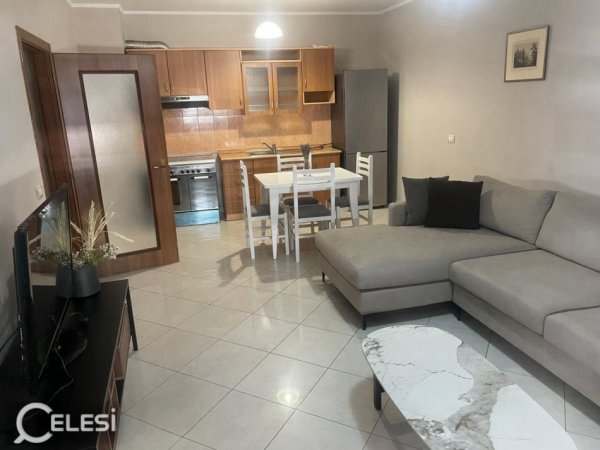Tirane, jepet me qera apartament 1+1+Ballkon Kati 4, 70 m² 500 € (rruga e elbasanit)