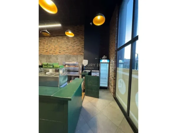 Tirane, jepet me qera bar-kafe Kati 0, 88 m² 900 € (Fusha e Ali Demit)