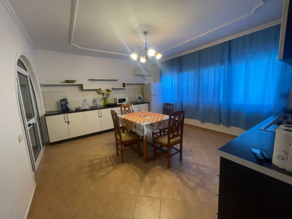 Tirane, jepet me qera apartament 2+1 Kati 3, 130 m² 650 € (stadiumi dinamo)