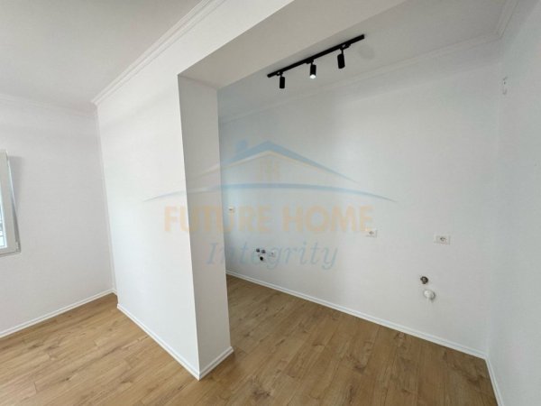 Tirane, shes apartament 1+1 Kati 4, 50 m² 93.000 € (Unaza e Re)