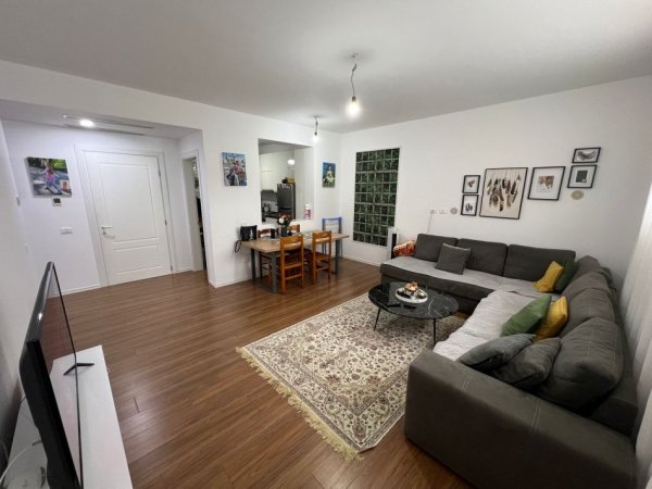 Tirane, jepet me qera apartament 2+1 , 125 m² 600 € (Gramoz Pashko)