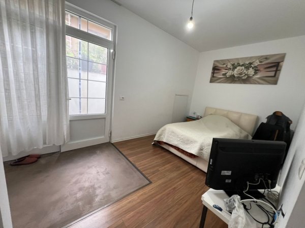 Tirane, jepet me qera apartament 2+1 , 125 m² 600 € (Gramoz Pashko)
