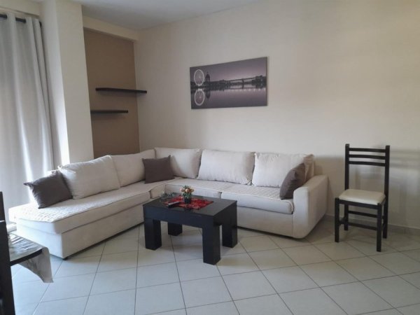 Tirane, jepet me qera apartament 2+1 Kati 7, 80 m² 400 € (Astir , Rruga Mikel Maruli)