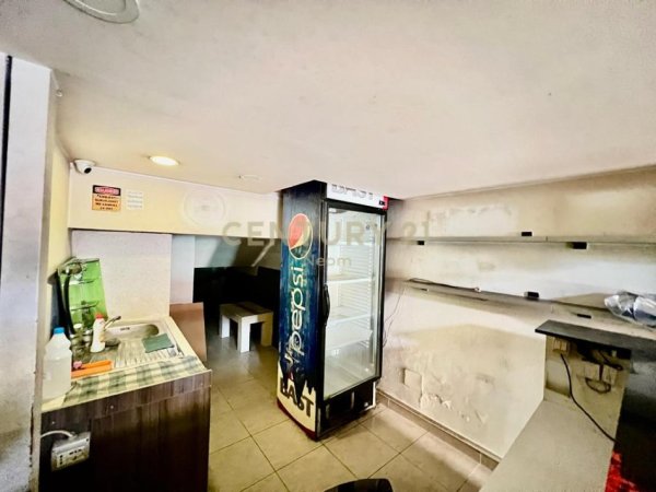 Tirane, jepet me qera dyqan Kati 0, 65 m² 550 € (Ish Parku)