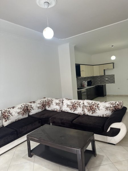 Tirane, jepet me qera apartament 2+1 Kati 2, 118 m² 450 € (Vilat Gjermane)