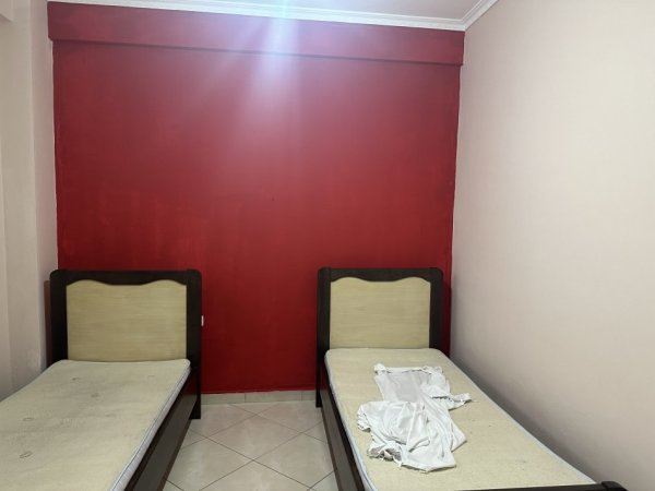 Tirane, jepet me qera apartament 2+1 Kati 2, 118 m² 450 € (Vilat Gjermane)