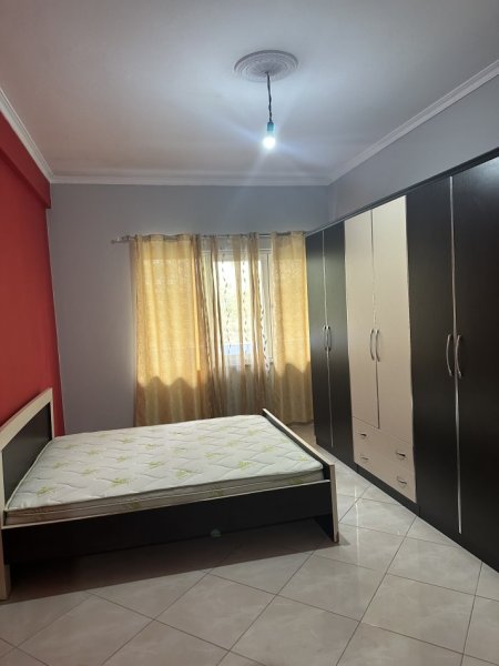 Tirane, jepet me qera apartament 2+1 Kati 2, 118 m² 450 € (Vilat Gjermane)