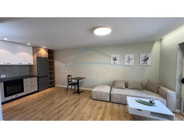 Tirane, jepet me qera apartament 1+1 Kati 4, 71 m² 600 € (Rruga Hoxha Tahsim)