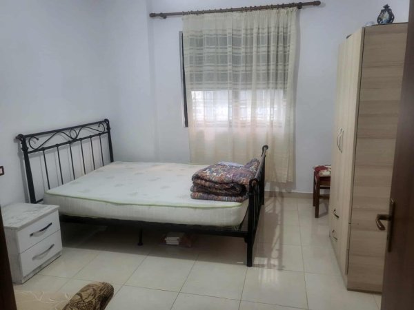 Tirane, jepet me qera apartament 2+1+Ballkon Kati 3, 90 m² 470 € (Unaze e re, Astiri)