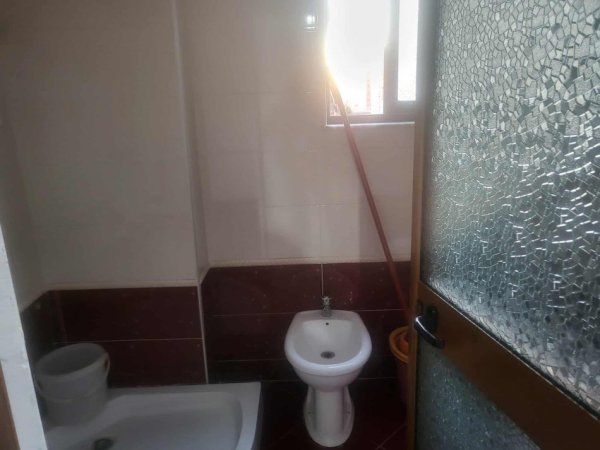 Tirane, jepet me qera apartament 2+1+Ballkon Kati 3, 90 m² 470 € (Unaze e re, Astiri)