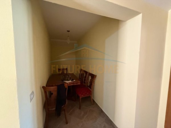 Tirane, jepet me qera apartament 4+1 Kati 3, 149 m² 600 € (RRUGA HAXHI ISUF BANKA)