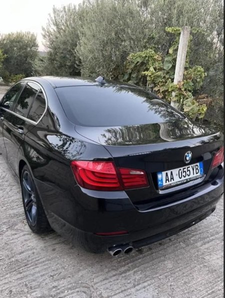 Vlore, shitet makine Bmw Nafte, e zeze automatik Klima 25.000 km 8.000 €