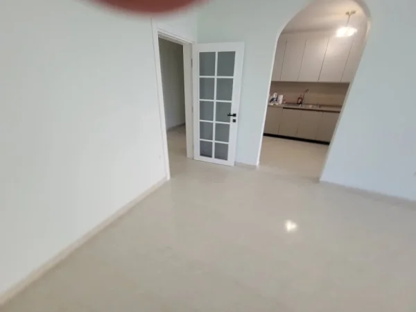 Tirane, jepet me qera apartament Kati 2, 150 m² 700 € (Dritan Hoxha)