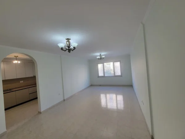 Tirane, jepet me qera apartament Kati 2, 150 m² 700 € (Dritan Hoxha)