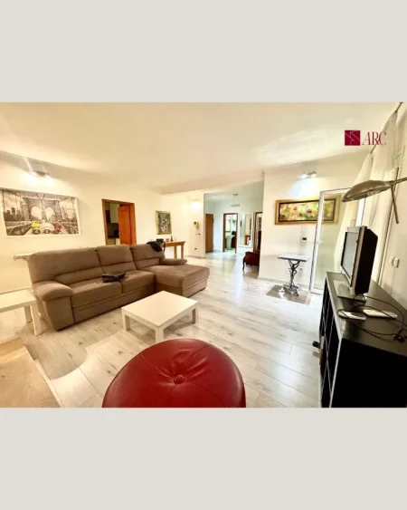 Tirane, shitet apartament+verande | Penthouse 2+1+Aneks+Ballkon Kati 10, 197 m² 590.000 € (Blloku)