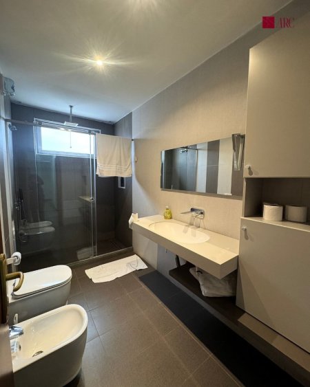 Tirane, shitet apartament+verande | Penthouse 2+1+Aneks+Ballkon Kati 10, 197 m² 620.000 € (Blloku)