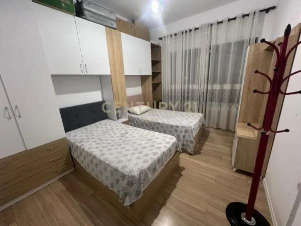 Tirane, jepet me qera 2+1+Ballkon Kati 1, 102 m² 450 € (Neom113006)