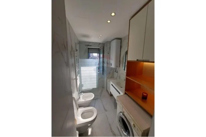Tirane, jepet me qera apartament , 75 m² 680 € (Selvia)