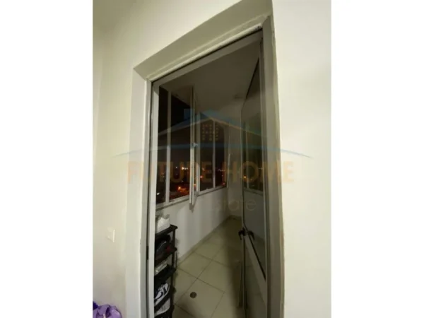 Tirane, shitet apartament 1+1+Ballkon Kati 6, 53 m² 75.000 € (Kthesa e Kamzes)