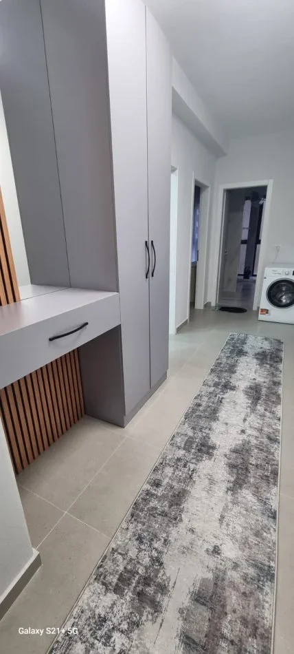 Tirane, jepet me qera apartament 2+1 Kati 3, 86 m² 650 € (astir)