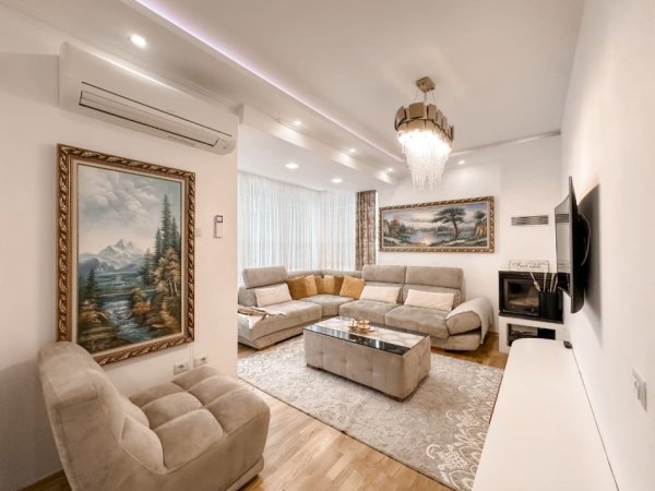 Tirane, jepet me qera apartament 3+1+Ballkon Kati 4, 124 m² 265.000 € (Shitet apartament 3+1+2+garazhd te Kopshti Botanik)