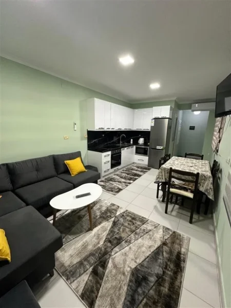 Tirane, jepet me qera apartament 1+1 , 50 m² (Prane Viva Market)