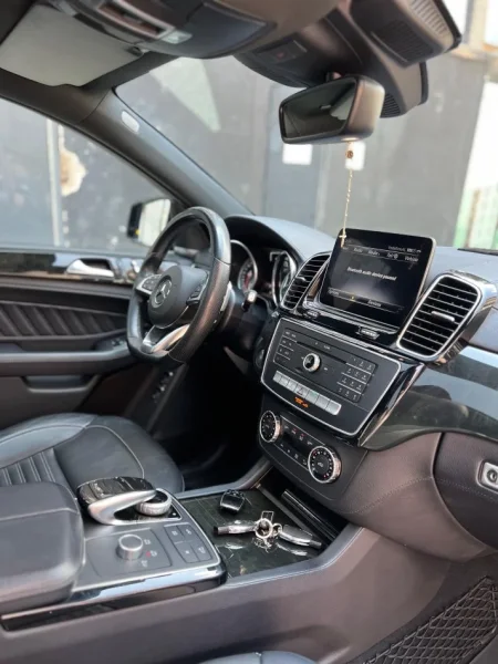 Tirane, shitet ose nderrohet me Apartament SUV | Fuoristrad | Xhip Mercedes Benz GLE 350 D 4 Matic Coupe (kupe) 2019, 52.000 km, 50.000 Euro Nafte, e zeze automatik Klima