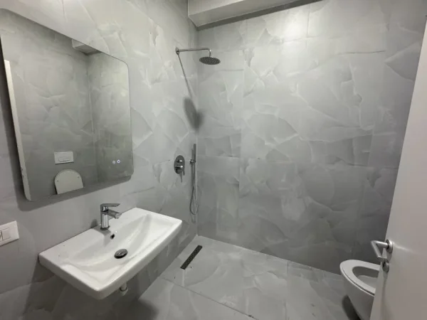 Tirane, jepet me qera apartament 2+1 Kati 5, 100 m² 550 € (Pasho hysa)