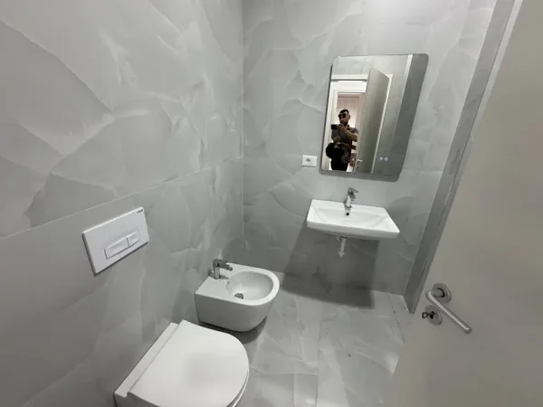 Tirane, jepet me qera apartament 2+1 Kati 5, 100 m² 550 € (Pasho hysa)