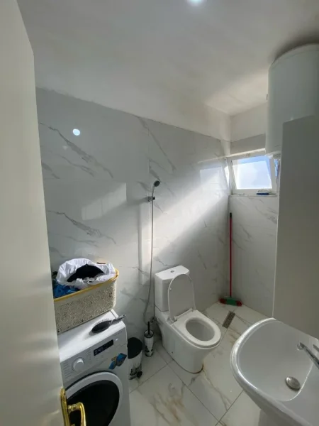 Tirane, jepet me qera Vile 1+1+Ballkon Kati 2, 300 € (Rruga Ejup Kastrati)
