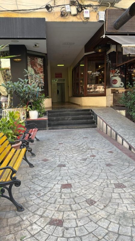 Tirane, jepet me qera apartament 1+1 Kati 11, 70 m² 700 € (Komuna e Parisit)