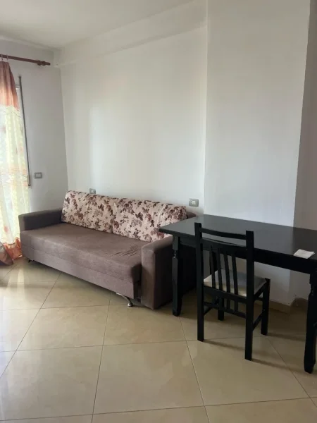 Tirane, jepet me qera apartament 1+1+Ballkon Kati 5, 75 m² 430 € (Teodor keko)