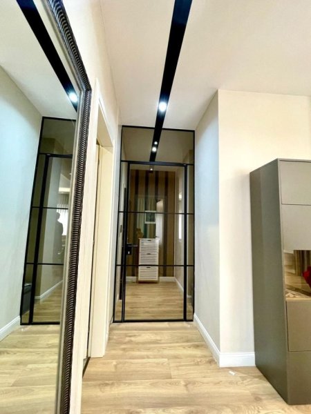 Tirane, jepet me qera apartament 1+1+Ballkon Kati 4, 75 m² 750 € (Delijorgji)