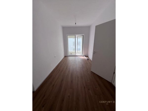 Tirane, jepet me qera apartament 1+1 Kati 5, 52 m² 400 € (Ali Demi)
