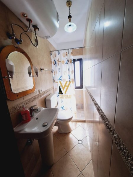 Tirane, jepet me qera apartament 2+1+Ballkon Kati 4, 60 m² 470 € (RRUGA FORTUZI)