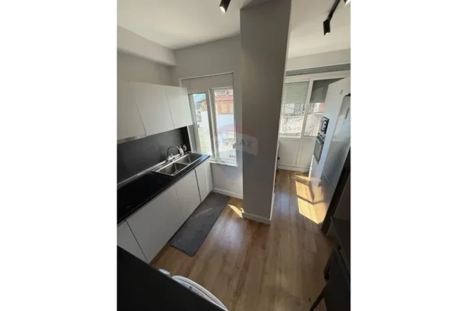 Tirane, jepet me qera apartament 1+1 Kati 11, 80 m² 700 € (Kika 2)