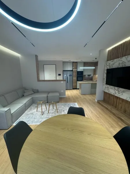 Tirane, jepet me qera apartament 2+1 , 90 m² 1.300 € (Delijorgji)