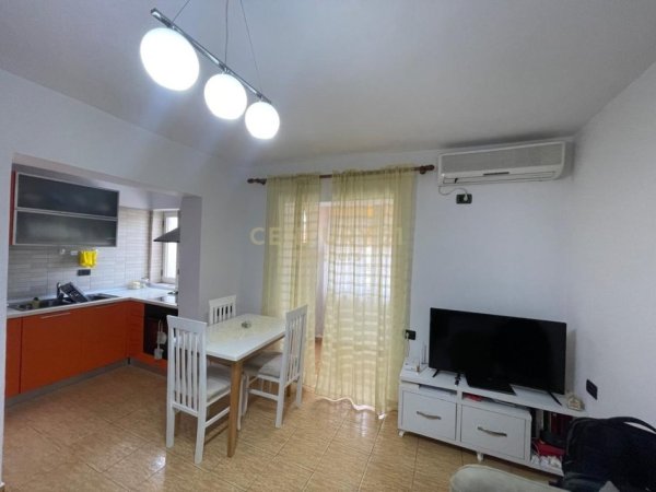 Tirane, jepet me qera apartament 1+1 Kati 4, 52 m² 450 € (Fusha e Ali Demit)
