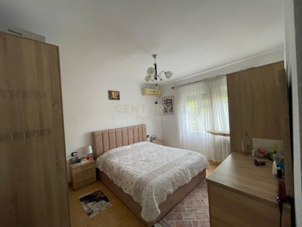 Tirane, jepet me qera apartament 1+1 Kati 4, 52 m² 450 € (Fusha e Ali Demit)