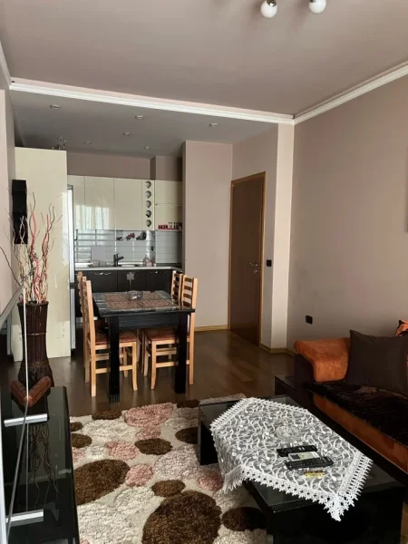Tirane, jepet me qera apartament 1+1+Aneks+Ballkon Kati 3, 70 m² 350 € (fresk)