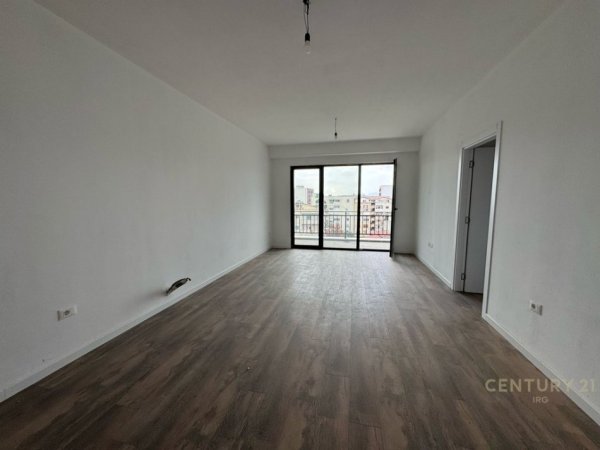 Tirane, jepet me qera apartament 2+1 Kati 2, 117 m² 600 € (Kompleksi Arlis, Rruga e Dibres)