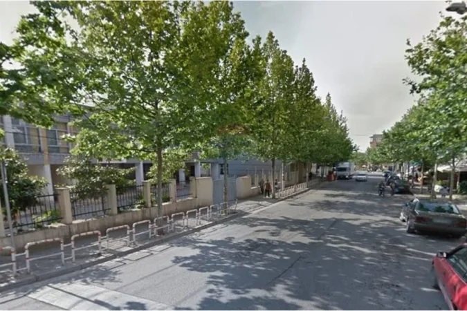 Tirane, jepet me qera ambjent biznesi , 1.968 m² 2.000 € (Shkolla e Bashkuar)