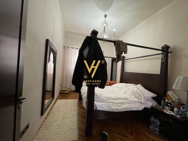 Tirane, jepet me qera apartament 2+1+Ballkon Kati 3, 110 m² 1.500 € (QENDER)