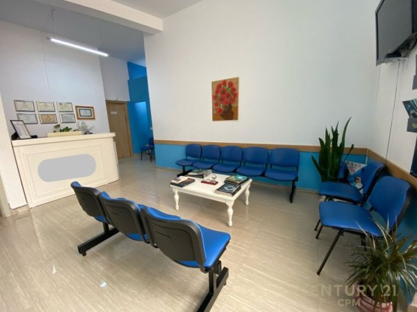 Tirane, shitet ambjent biznesi Kati 1, 137 m² 320.000 € (Ngjitur me Maternitetin e Ri)