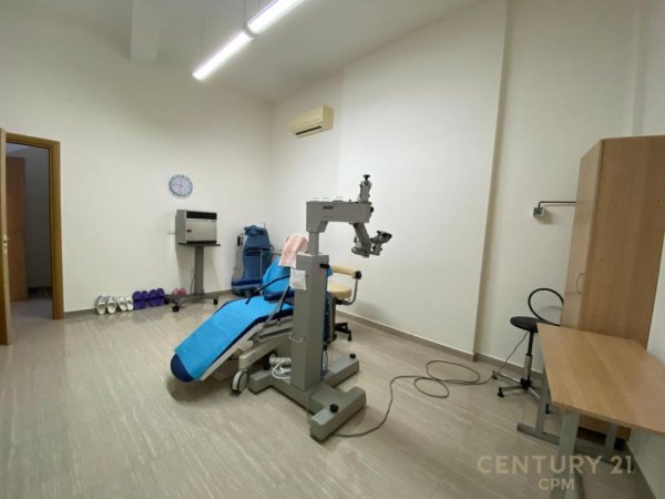 Tirane, shitet ambjent biznesi Kati 1, 137 m² 320.000 € (Ngjitur me Maternitetin e Ri)