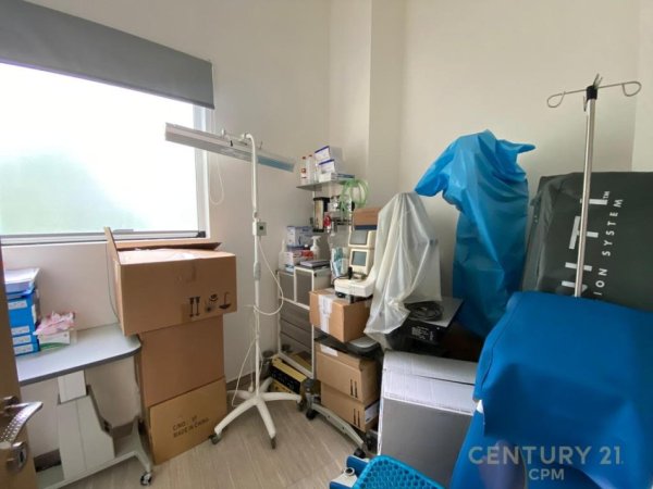 Tirane, shitet ambjent biznesi Kati 1, 137 m² 320.000 € (Ngjitur me Maternitetin e Ri)