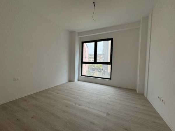 Tirane, shitet apartament 1+1 , 76 m² 163.000 € (Pazari i Ri)