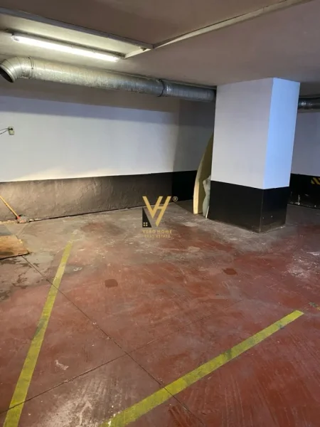 Tirane, jepet me qera zyre Kati 7, 110 m² 1.800 € (AMBASADOR 1)